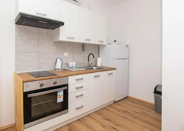 Center And דירה *