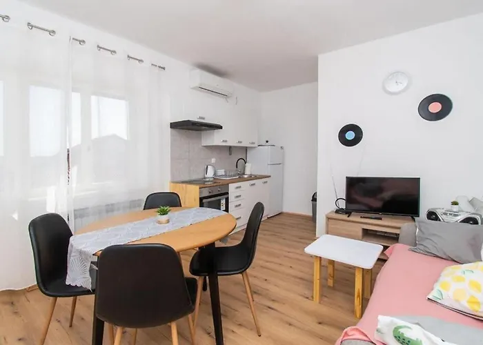 Center And アパート ヴォディツェ