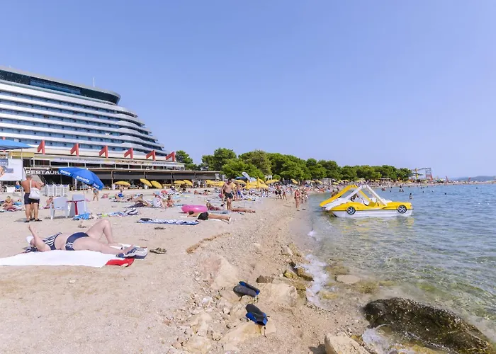 アパート Center And *